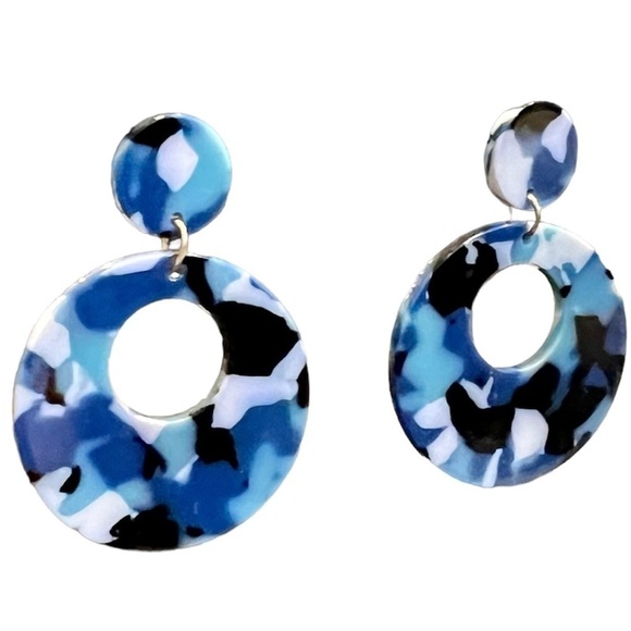 Lightweight Tortoise Shell Acetate Post-back Earrings in Blue White Black - Picture 4 of 5